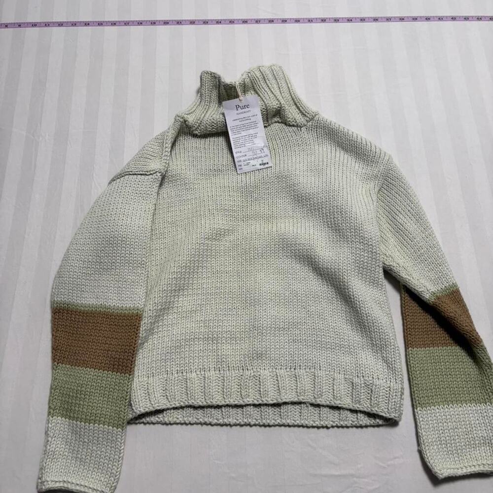 Pure handknit green cream